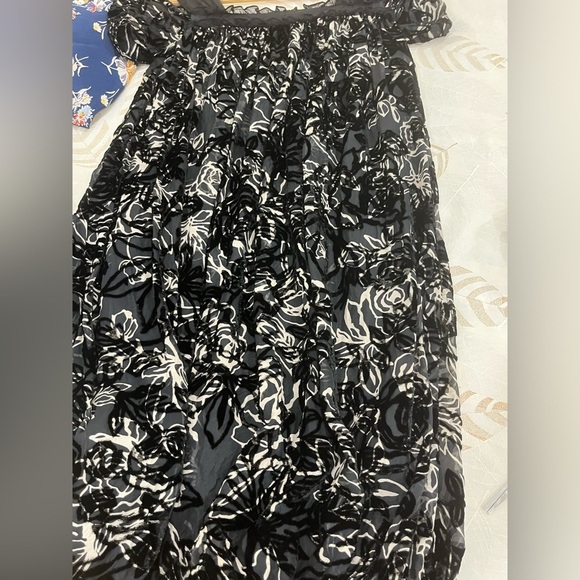 Black and Gray Off-Shoulder Dress - Picture 2 of 8